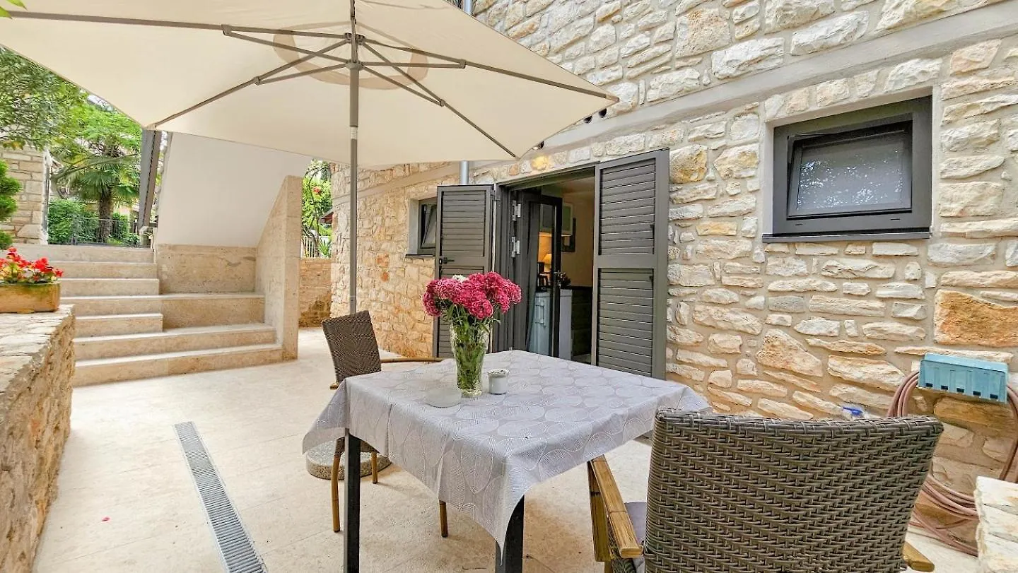Room Carla Novigrad Istria
